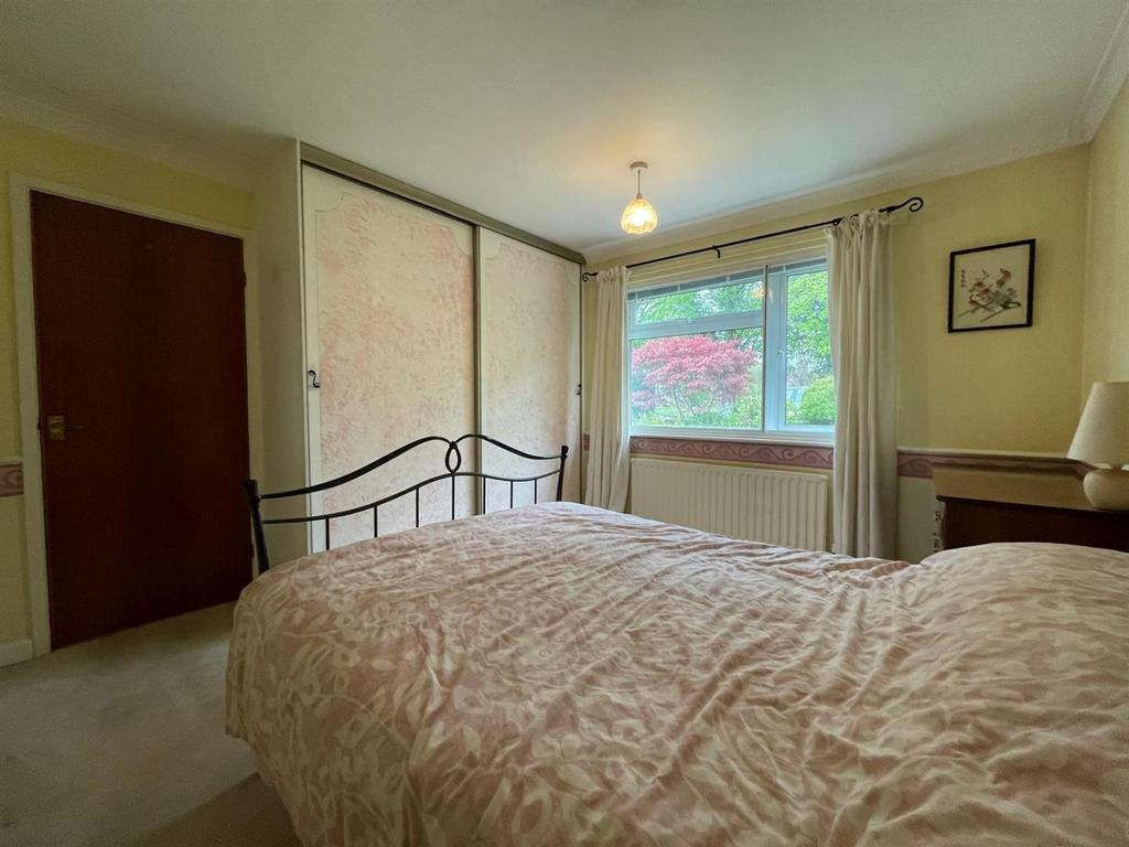 41 leeming bedroom 1 2.jpg