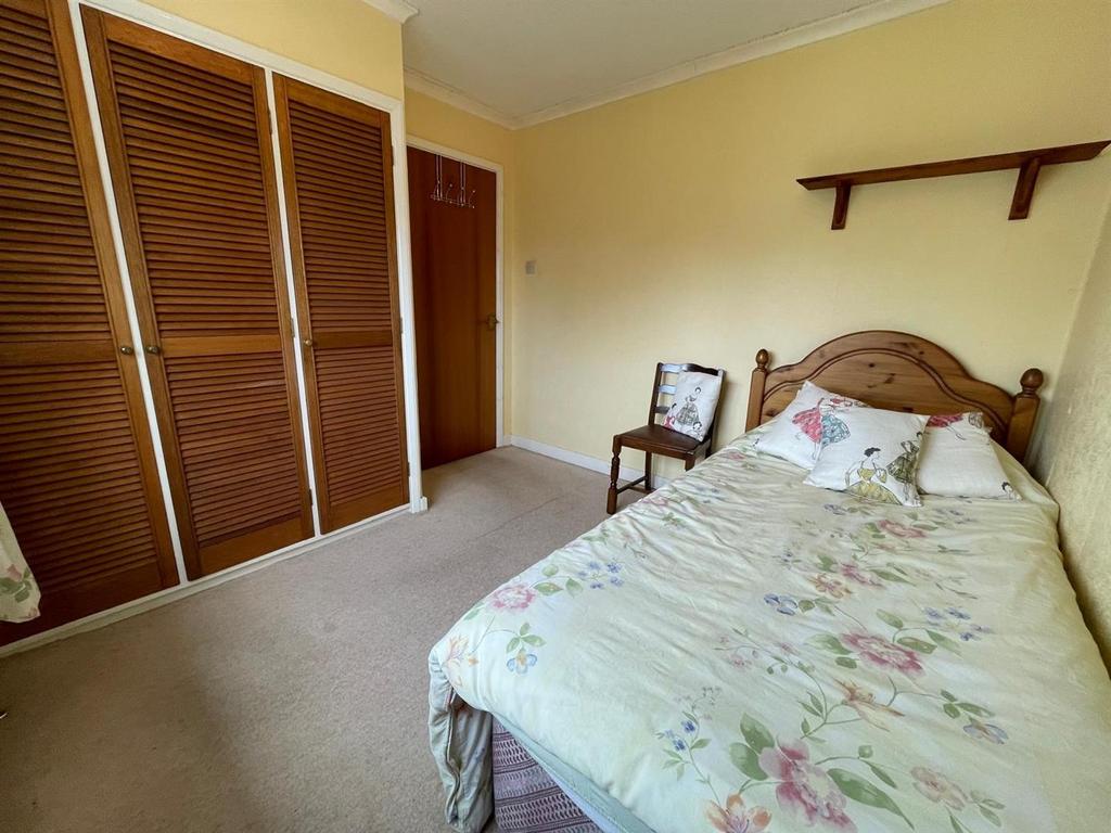 41 leeming bedroom 2 2.jpg