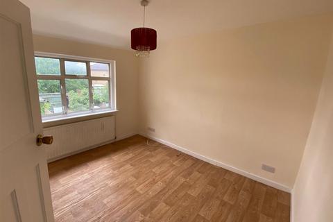2 bedroom house to rent, 26A Cambourne Avenue, London N9 8QG