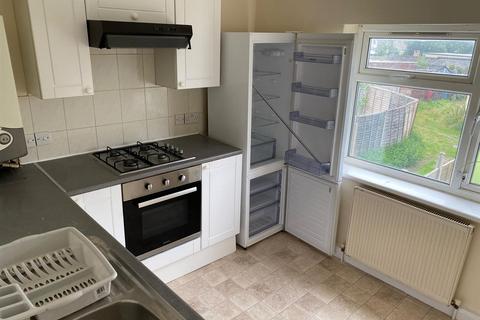 2 bedroom house to rent, 26A Cambourne Avenue, London N9 8QG