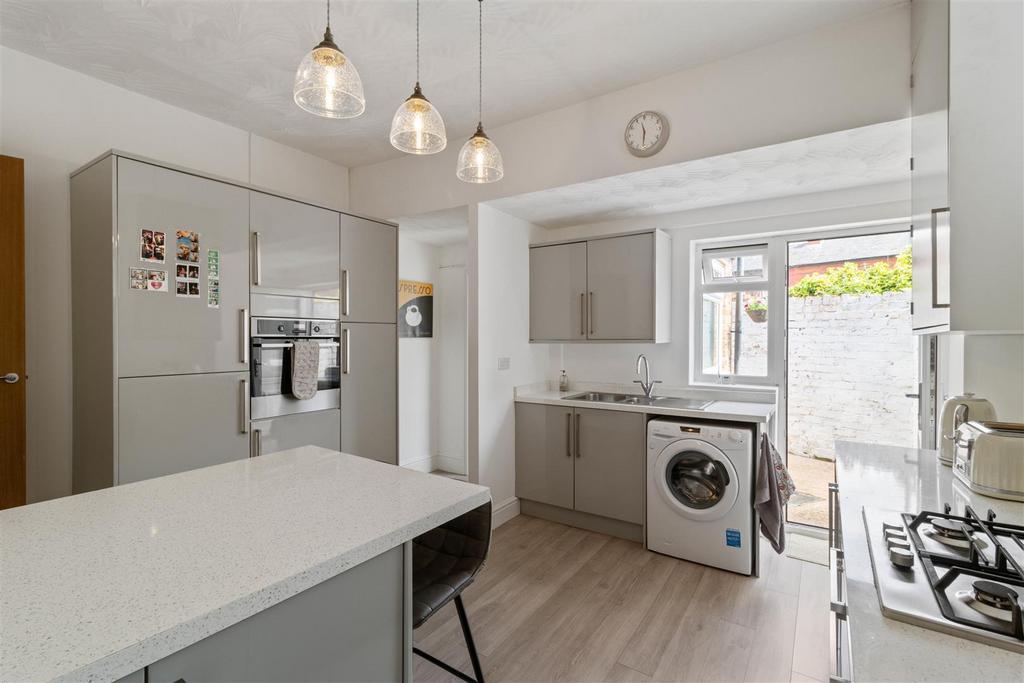 Kitchen/Breakfast Area