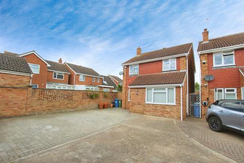 3 bedroom detached house for sale, Challenger Close, Sittingbourne