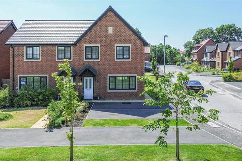 3 bedroom semi-detached house for sale, Aveling Drive, Banks PR9