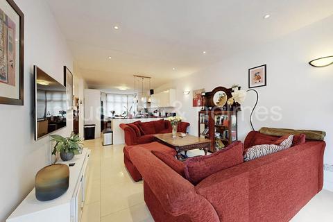 4 bedroom house for sale, Dunstan Road, London