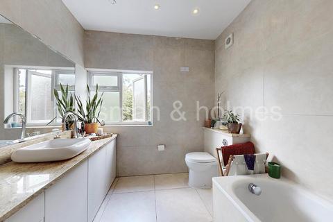 4 bedroom house for sale, Dunstan Road, London