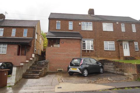 3 bedroom semi-detached house to rent, Hawthorn Road, Rochester