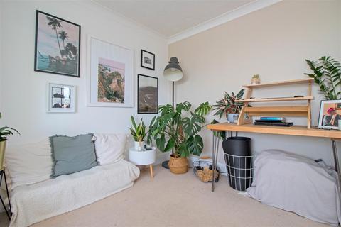 2 bedroom apartment to rent, Cromwell Road, Hove