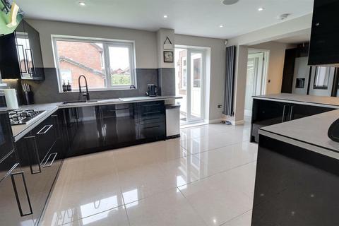 7 Apple Tree Close, Abbeymead, Gloucester, GL4 5BZ