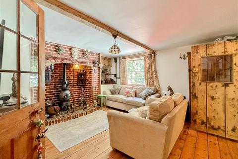 2 bedroom cottage for sale, Maldon Road, Bradwell-On-Sea, Southminster