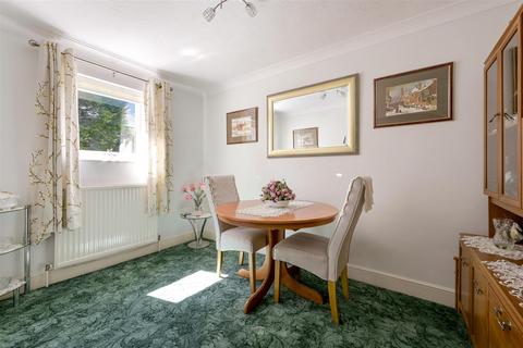 1 bedroom flat for sale, Chapel Road, Tadworth