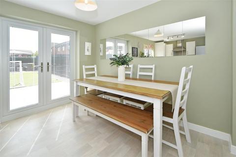 14 Handyside Close, Eccles, Manchester, M30 8EX