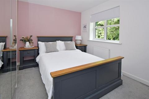 14 Handyside Close, Eccles, Manchester, M30 8EX