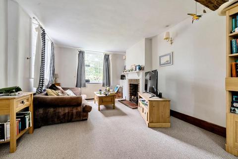 2, Strathearn Cottages Totteridge Green, London, N20 8PG