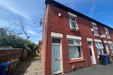 2 bedroom house to rent, Crosby Street, Stockport SK2