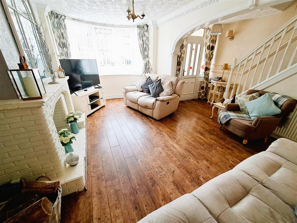 Open Plan Hall/Lounge