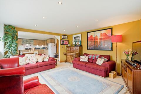 3 bedroom duplex for sale, Wheatley Close, Ilkley LS29