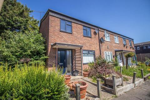 3 bedroom end of terrace house for sale, Nightingale Close, Southend-on-Sea SS2