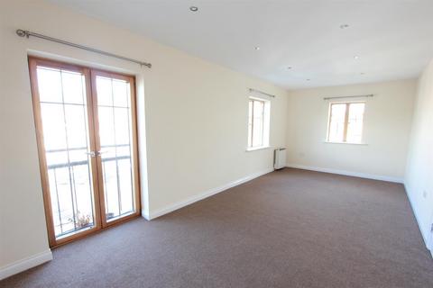 2 bedroom apartment to rent, Weavers Court, Hinckley,