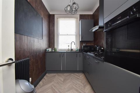1 bedroom flat for sale, Carisbrooke Road, St Leonards-On-Sea