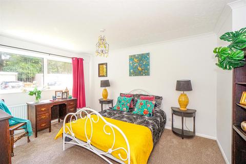 2 bedroom flat for sale, Boscobel Road, St. Leonards-On-Sea