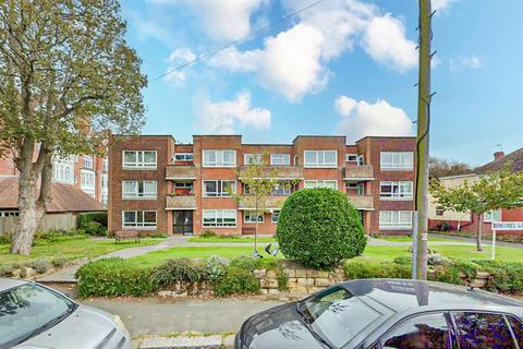 2 bedroom flat for sale, Boscobel Road, St. Leonards-On-Sea