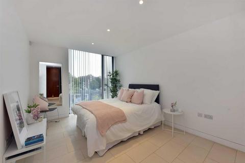 3 bedroom apartment to rent, Oval Road, Primrose Hill NW1