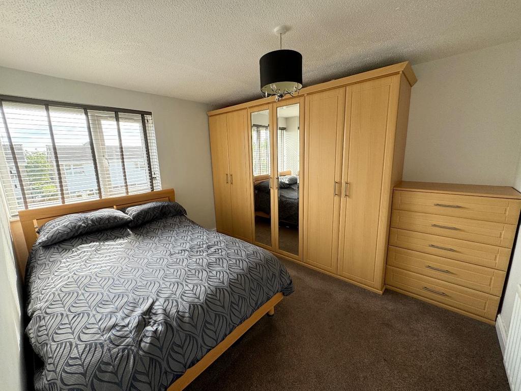 Bedroom ( front)