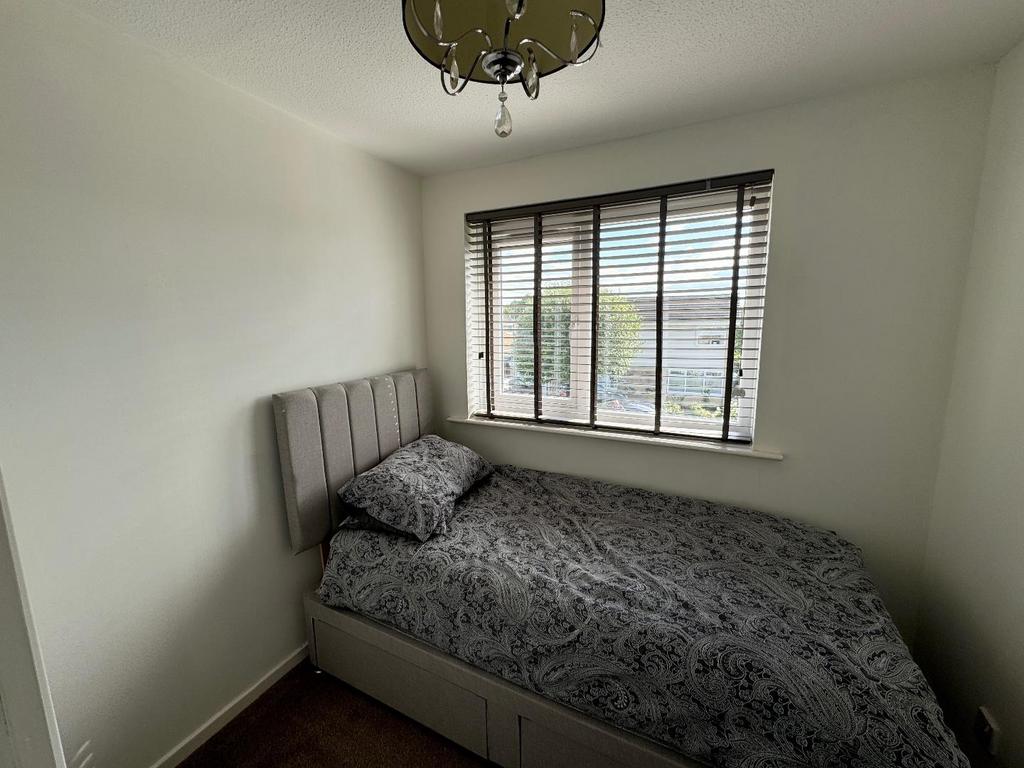 Bedroom ( front)