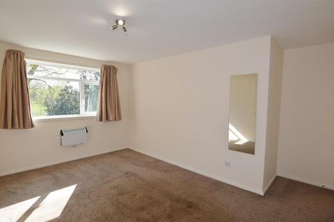 2 bedroom flat to rent, Dereham Court, Leamington Spa