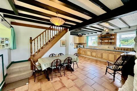 undefined, Pentreuchaf, Pwllheli