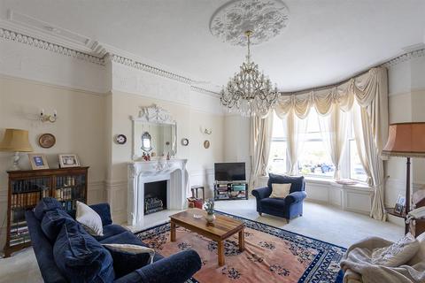 2 bedroom flat for sale, Percy Gardens, Tynemouth