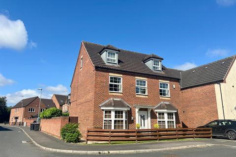 5 bedroom detached house for sale, Kirtley Close, Watnall NG16