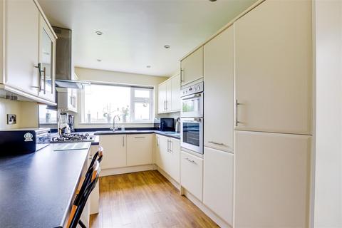 73 Greythorn Drive, West Bridgford, Nottingham, NG2 7GD