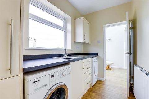 73 Greythorn Drive, West Bridgford, Nottingham, NG2 7GD