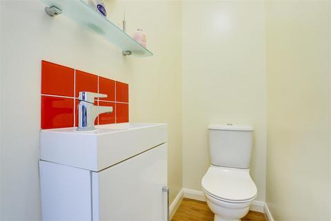 73 Greythorn Drive, West Bridgford, Nottingham, NG2 7GD