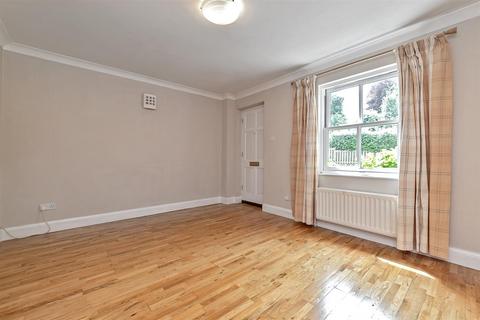 3 bedroom terraced house to rent, Old London Road, St. Albans