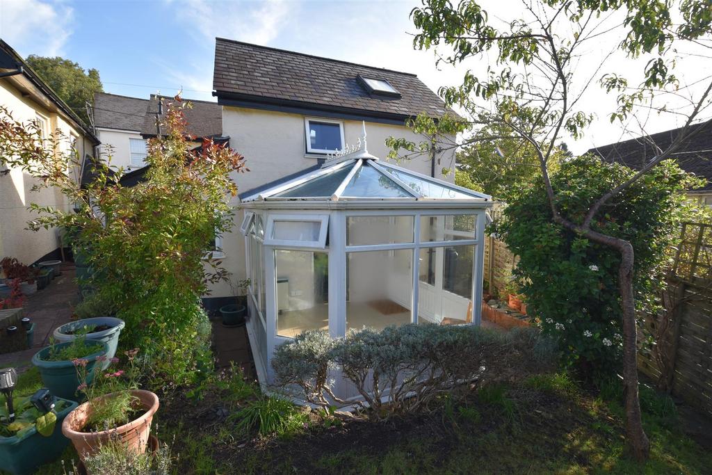 High Street, Halberton, Tiverton 1 bed cottage to rent £785 pcm (£181 pw)