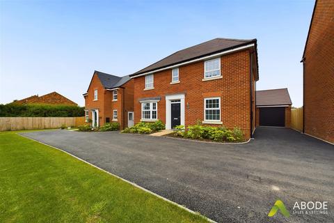 4 bedroom detached house for sale, Olive Park, Uttoxeter ST14