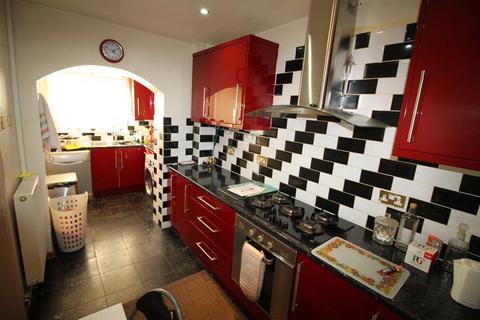 3 bedroom semi-detached house to rent, Minley Avenue, Harbourne, Birmingham, B17 8RP