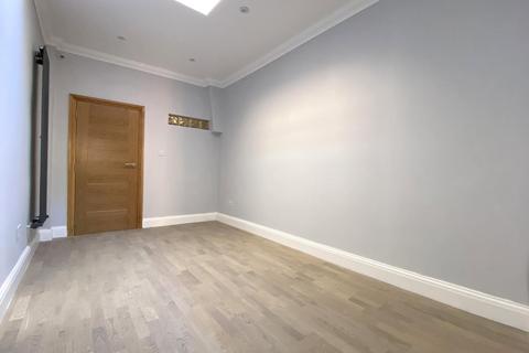 1 bedroom flat to rent, Stoneleigh Avenue, Worcester Park