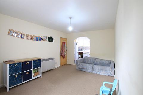 1 bedroom apartment to rent, Lampton Road, Hounslow TW3