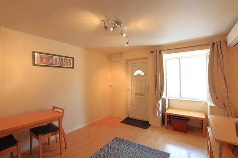 1 bedroom terraced house to rent, Dorney Way, Hounslow TW4