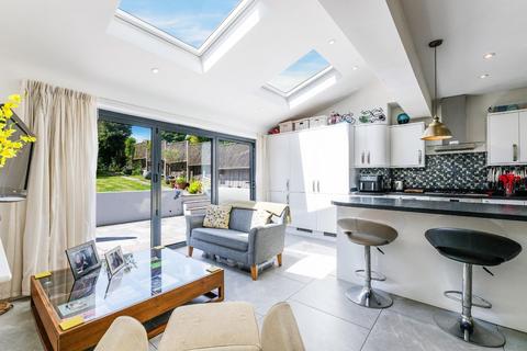4 The Oval, Banstead, SM7 2QY