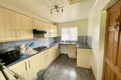 88 Brynawelon, Llanelli, SA14 8RA