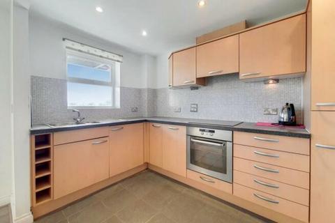 2 bedroom flat to rent, Primrose Place, Isleworth