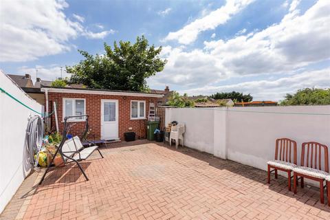 4 bedroom semi-detached house for sale, Henry Road, Slough