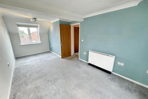 Flat 3, 81 Warren House Walk, Sutton Coldfield, B76 1TS