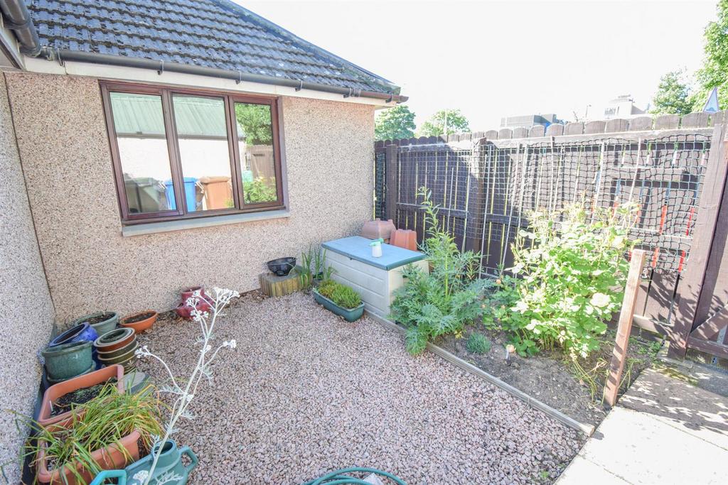 GARDEN-2.jpg