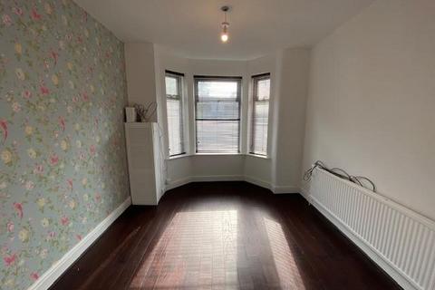 2 bedroom house to rent, Griffin Grove, Levenshulme, Manchester