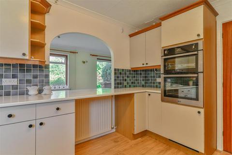 3 bedroom detached bungalow to rent, Starre Road, Bury St. Edmunds